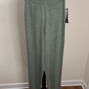 Chic Terazzo Sweater Pants in Sage